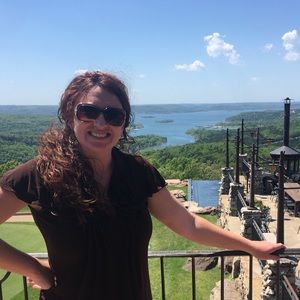 Meet your Posher, Rachel.